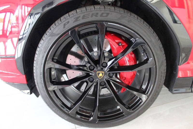 2023 Lamborghini Urus S