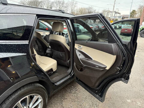 2017 Hyundai Santa Fe SE