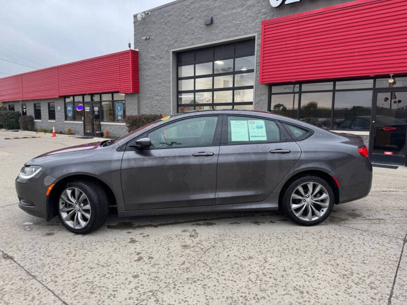 2016 Chrysler 200 S