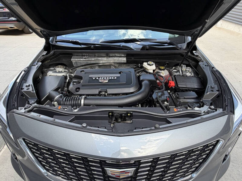 2023 Cadillac XT4 Premium Luxury