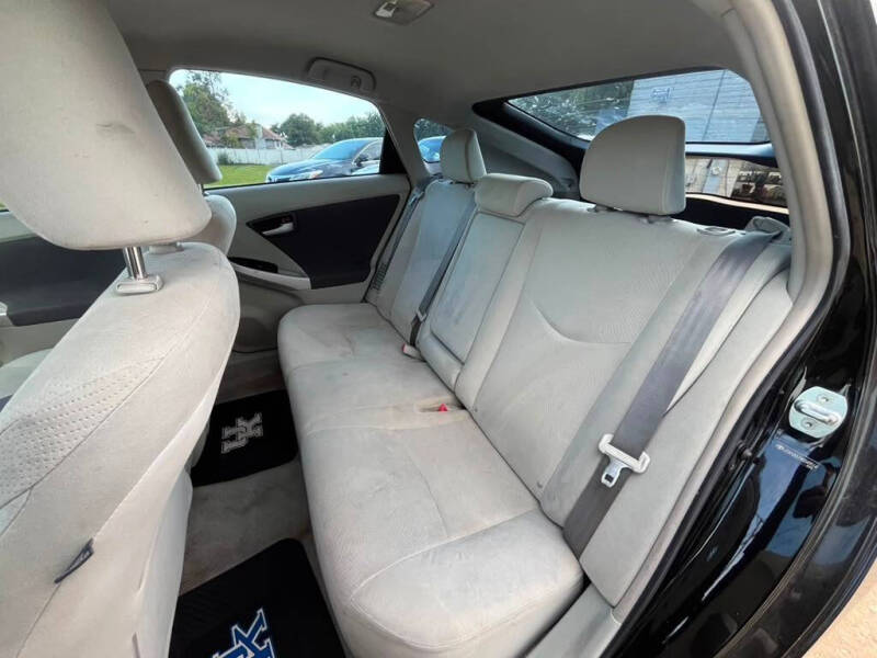 2010 Toyota Prius III
