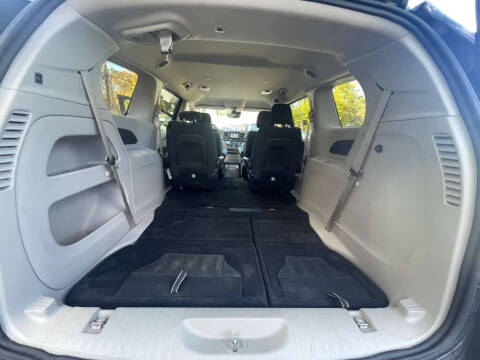 2024 Chrysler Voyager LX