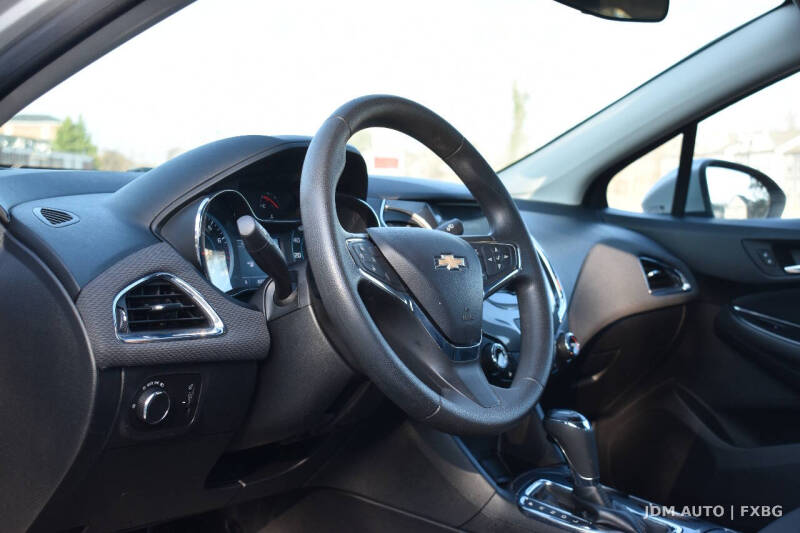 2017 Chevrolet Cruze LT Auto
