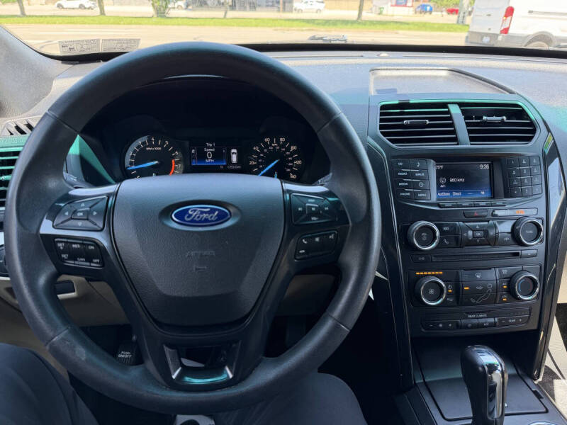 2017 Ford Explorer