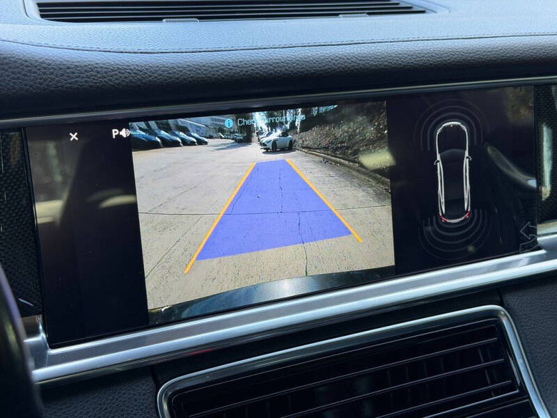 2017 Porsche Panamera 4