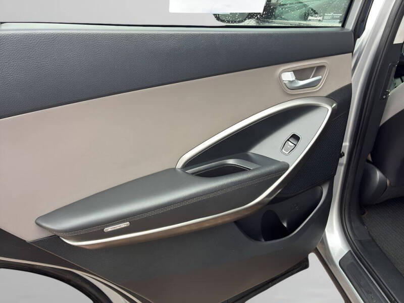 2018 Hyundai Santa Fe SE