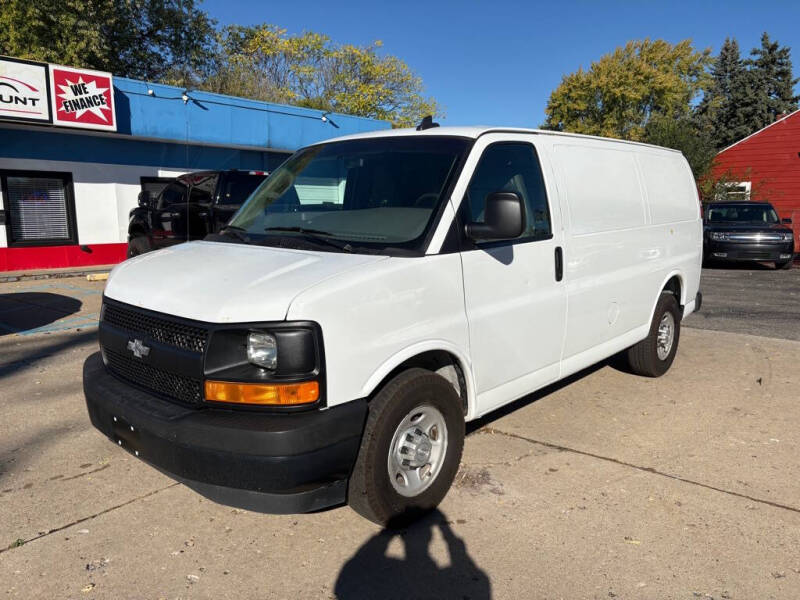 2017 Chevrolet Express Cargo Work Van's photo