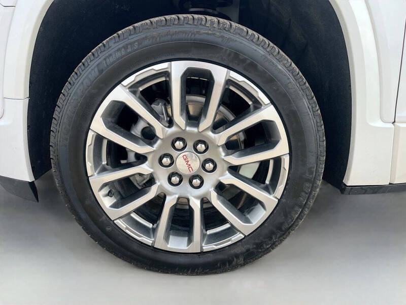 2022 GMC Acadia Denali