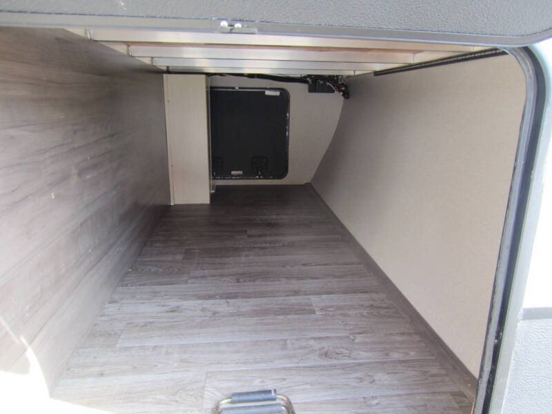 2019 Winnebago MInnie Plus Series 29DDBH