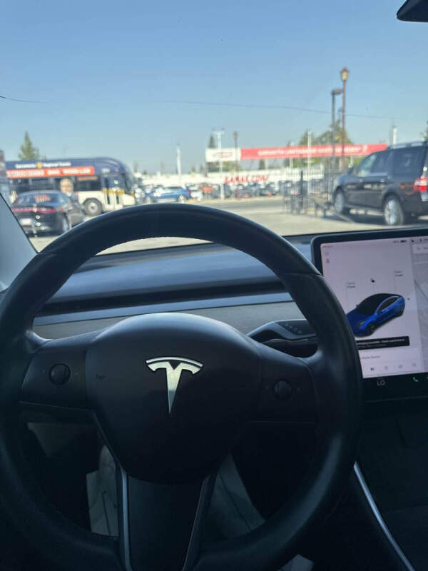 2019 Tesla Model 3 Mid Range