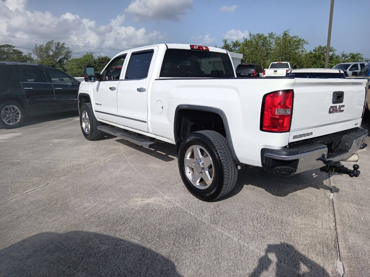 2015 GMC Sierra Pickup - $24,950