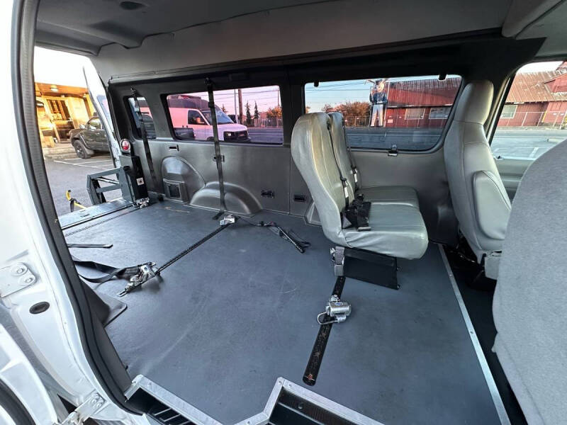 2012 Ford E-Series E-350 SD