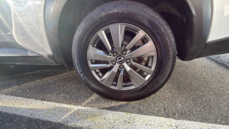 2022 Nissan Pathfinder S