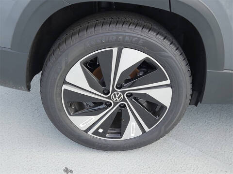 2024 Volkswagen Taos SE 4Motion