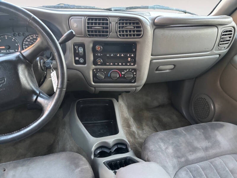 2004 Chevrolet Blazer LS