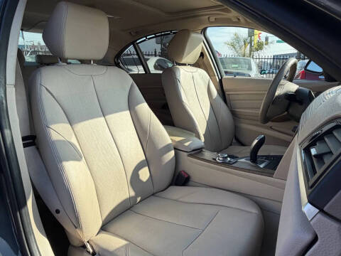 2012 BMW 3 Series 328i