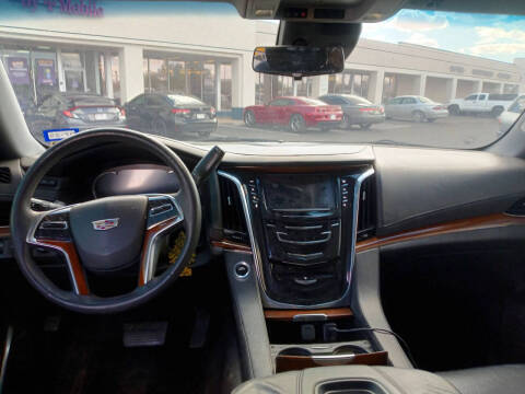 2017 Cadillac Escalade ESV Luxury