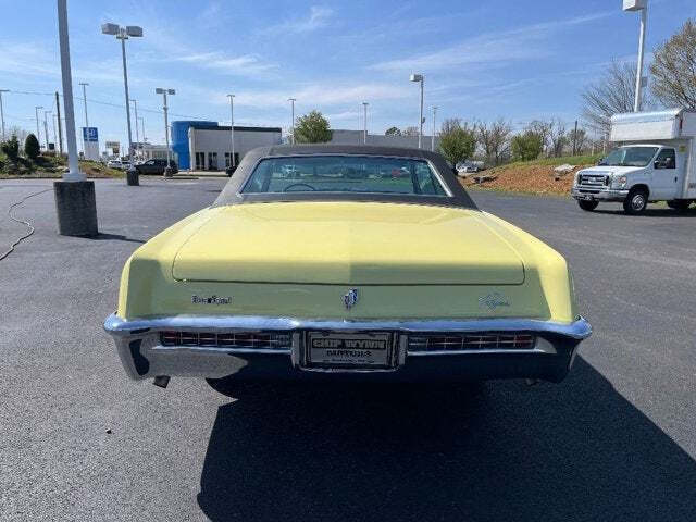 1965 Buick Riviera 22