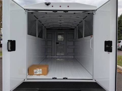 2025 Chevrolet Express 3500