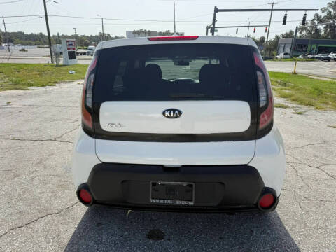 2015 Kia Soul +