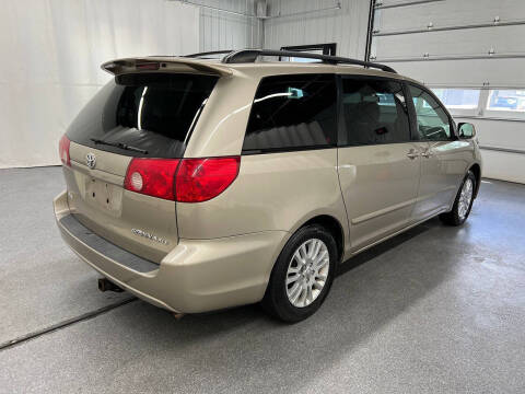 2008 Toyota Sienna XLE