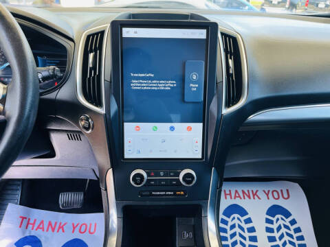 2022 Ford Edge Titanium