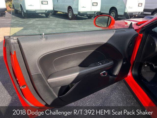 2018 Dodge Challenger 392 HEMI Scat Pack Shaker