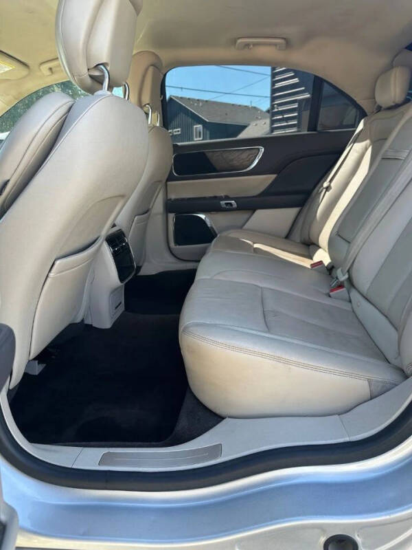 2017 Lincoln Continental Select