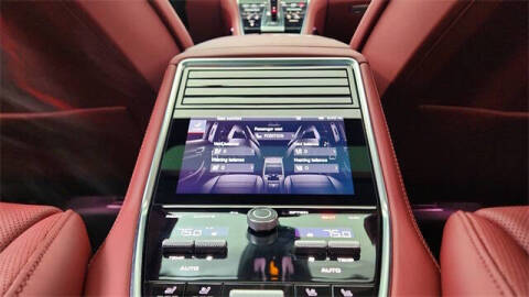 2023 Porsche Panamera Platinum Edition