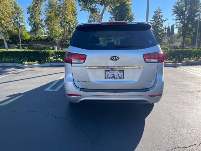 2016 Kia Sedona LX