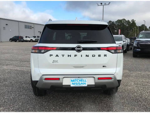 2025 Nissan Pathfinder SL