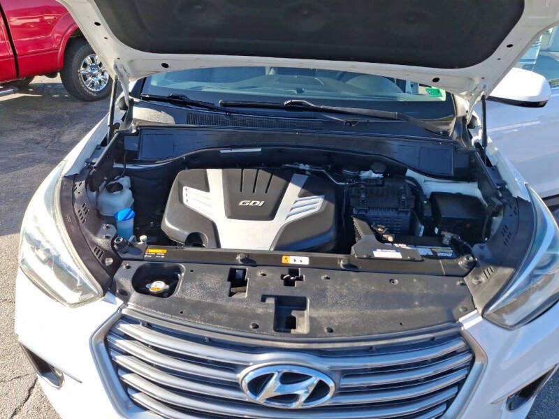 2017 Hyundai Santa Fe SE