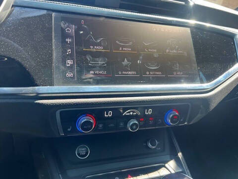 2024 Audi Q3 quattro S line Prem Plus 45 TFSI