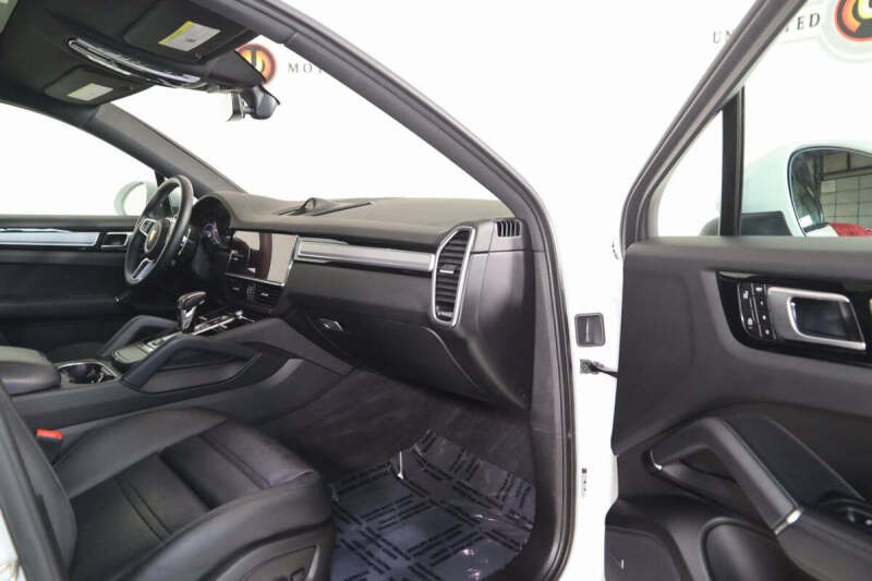 2023 Porsche Cayenne