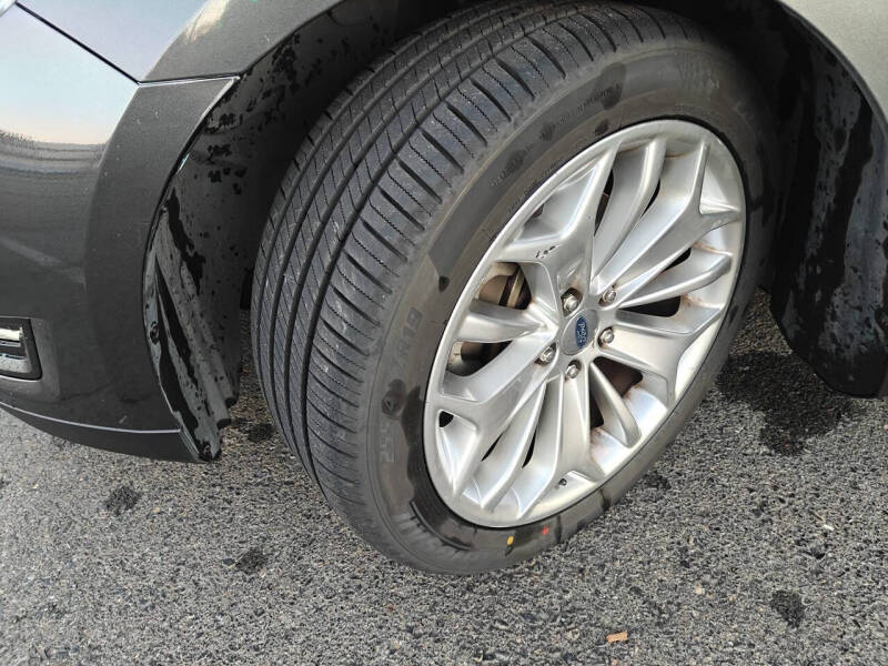 2019 Ford Taurus Limited