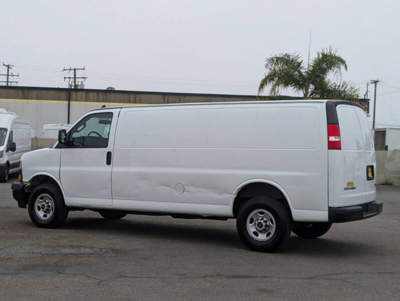 2023 GMC Savana 2500