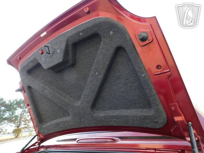 2004 Ford Thunderbird Deluxe