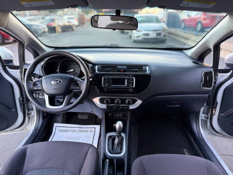 2016 Kia Rio 5-Door LX