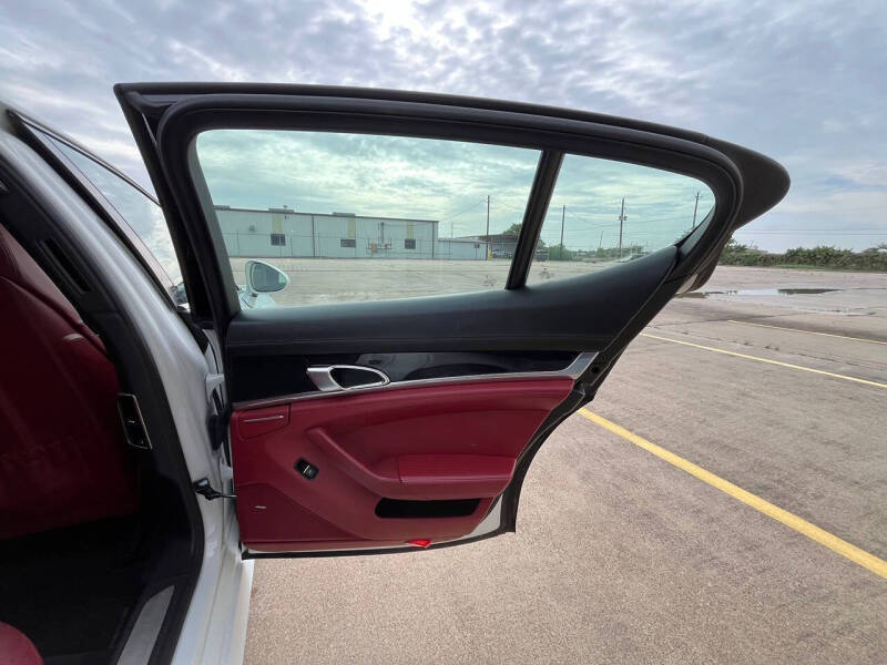 2014 Porsche Panamera 4