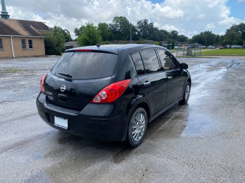 2009 Nissan Versa 1.8 S