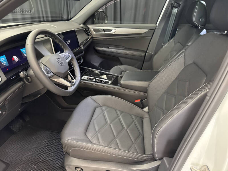 2024 Volkswagen Atlas Cross Sport SE 4Motion