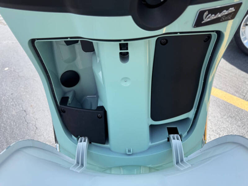 2025 Vespa Primavera 150 Batik