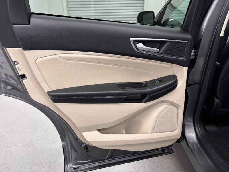 2021 Ford Edge Titanium