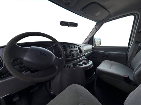 2005 Ford E-Series E-350 SD