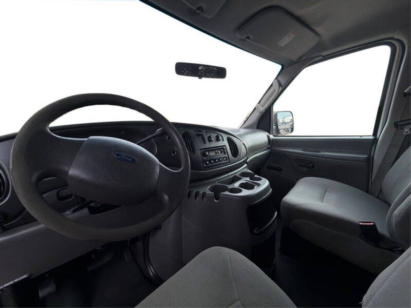 2005 Ford E-Series E-350 SD