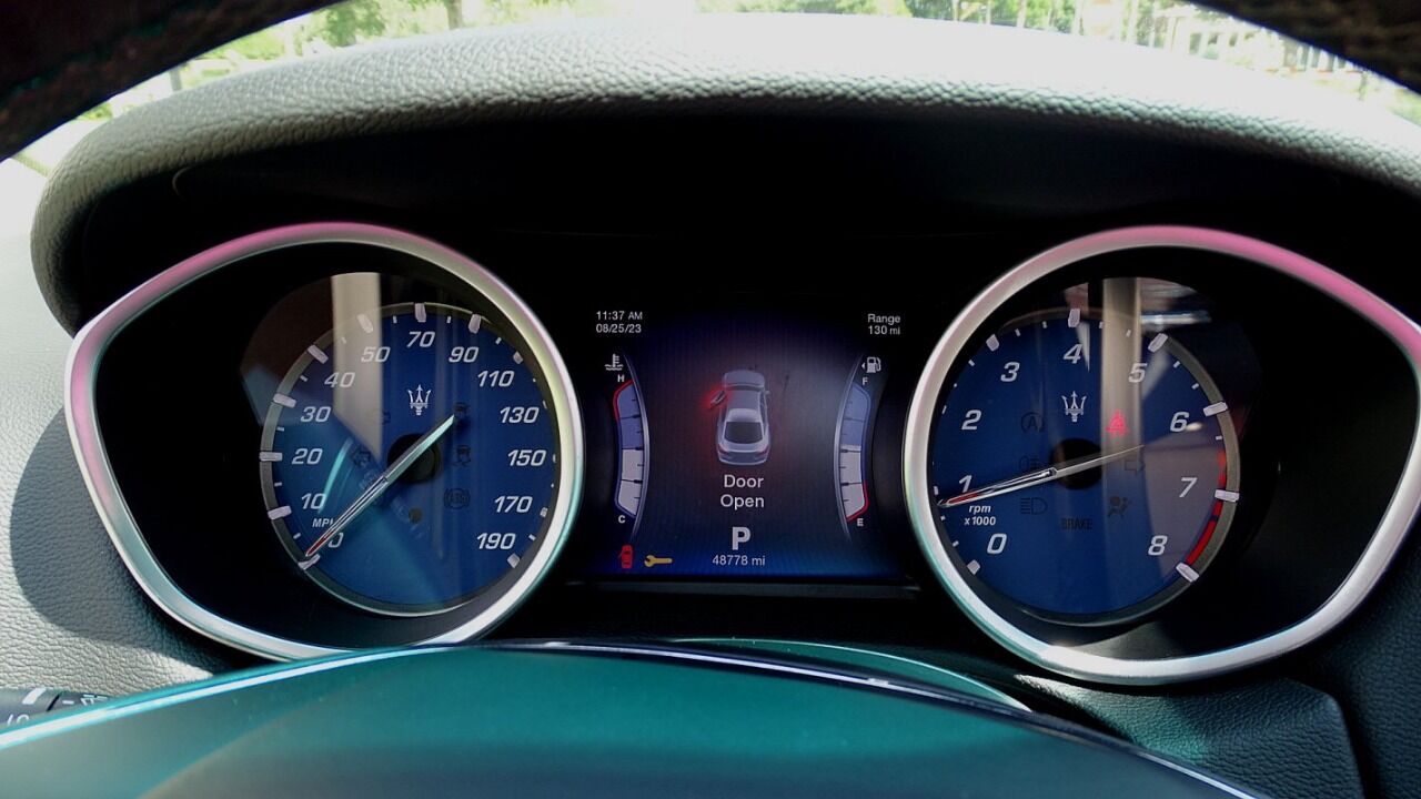 2015 Maserati Ghibli 32