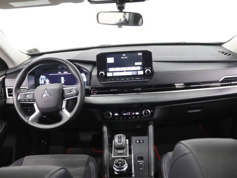 2024 Mitsubishi Outlander PHEV SE