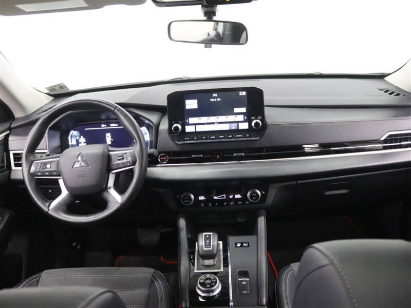 2024 Mitsubishi Outlander PHEV SE