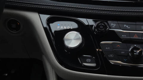 2023 Chrysler Pacifica Plug-In Hybrid Limited