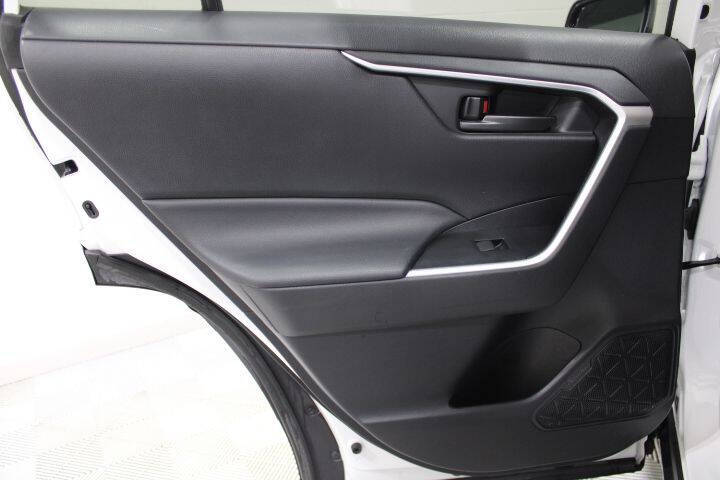 2021 Toyota RAV4 Hybrid LE